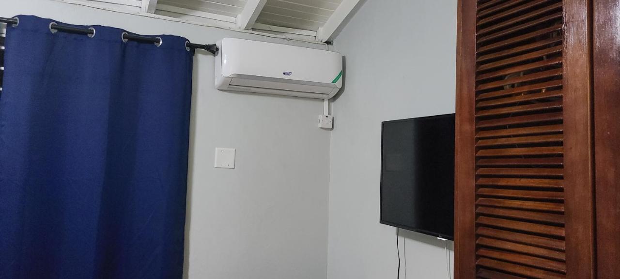 Cheerful 2 - Bedroom Townhouse With Free Parking In New Kingston Exterior foto